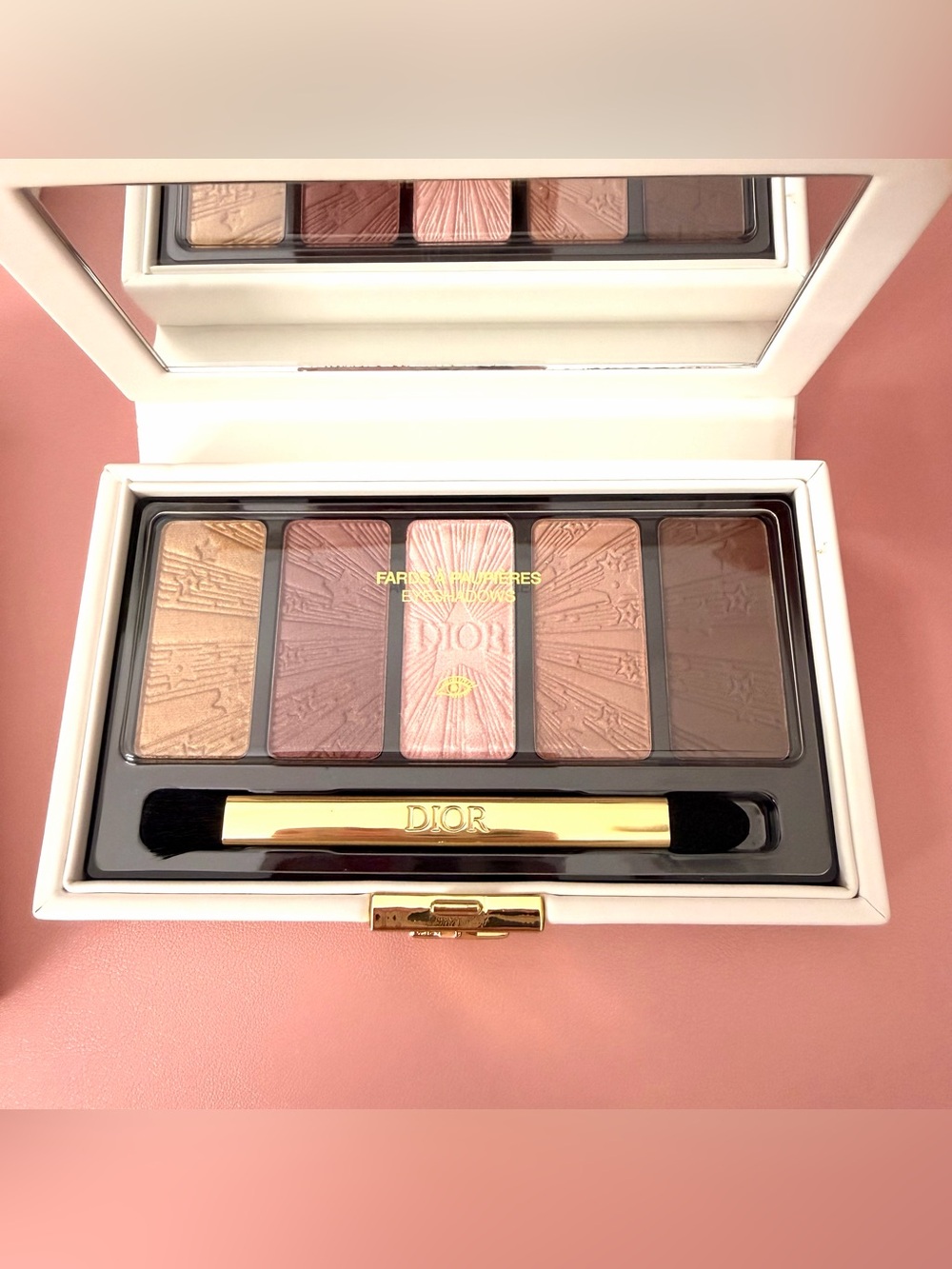 Dior Limited Edition Palette | 2025 Holiday Face and Eyeshadow Palettes - Picture 6 of 13